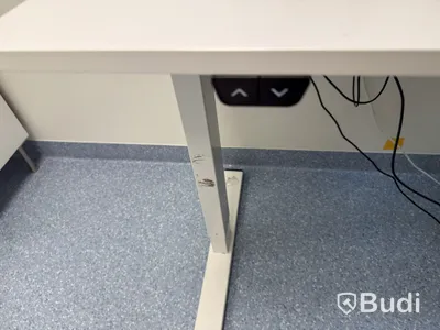 Height-adjustable desk with office chair
