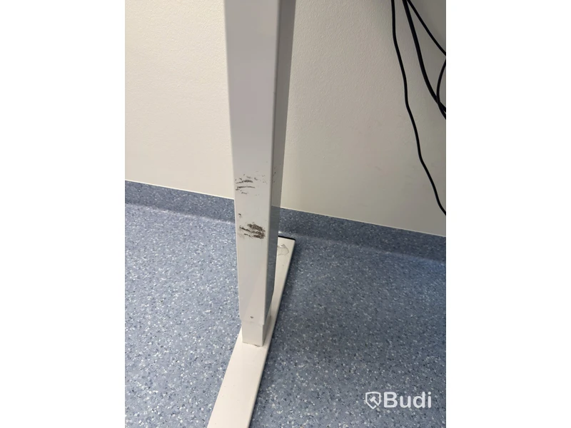 Height-adjustable desk with office chair