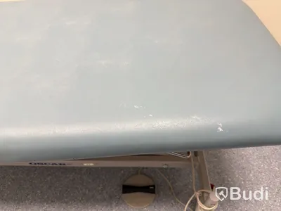 Oscar operating table, electrically height-adjustable