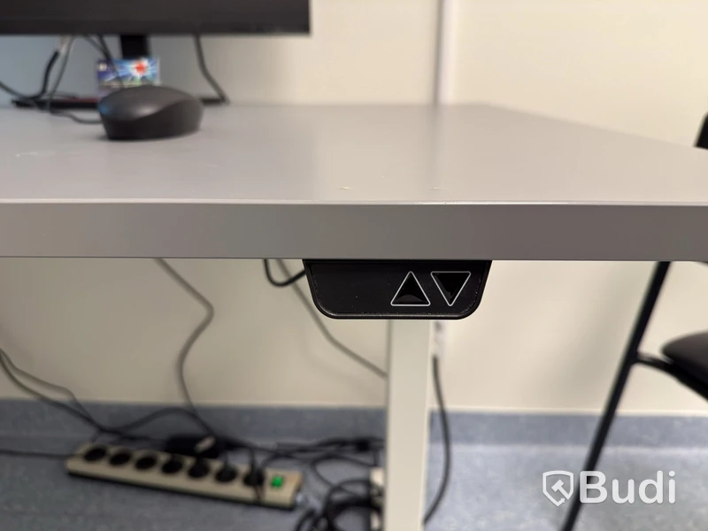 Height-adjustable IKEA Rodulf desk with chair