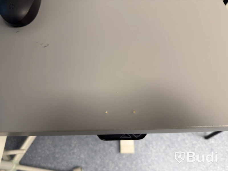 Height-adjustable IKEA Rodulf desk with chair