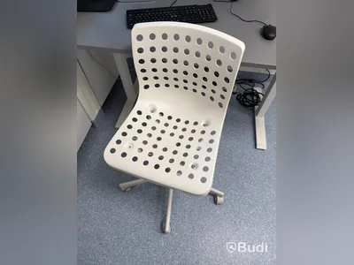 Height-adjustable IKEA Rodulf desk with chair