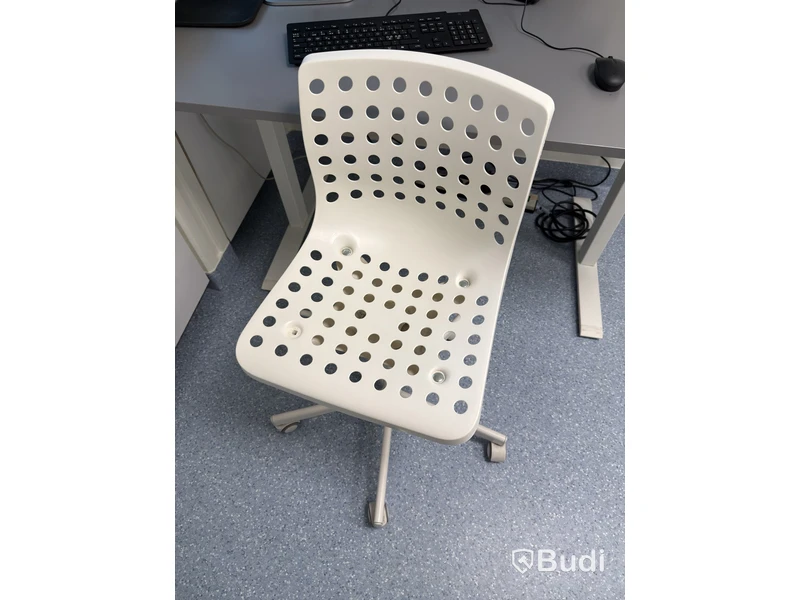 Height-adjustable IKEA Rodulf desk with chair