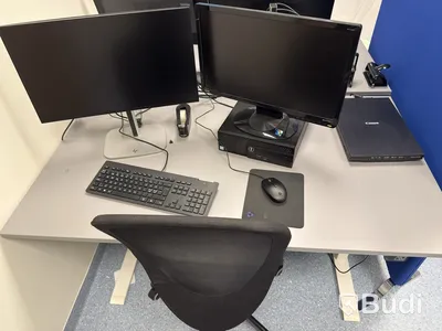 Height-adjustable IKEA RODULF desk with chair