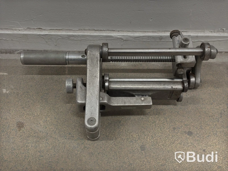 Caldervale Technology pipe scraper, with case