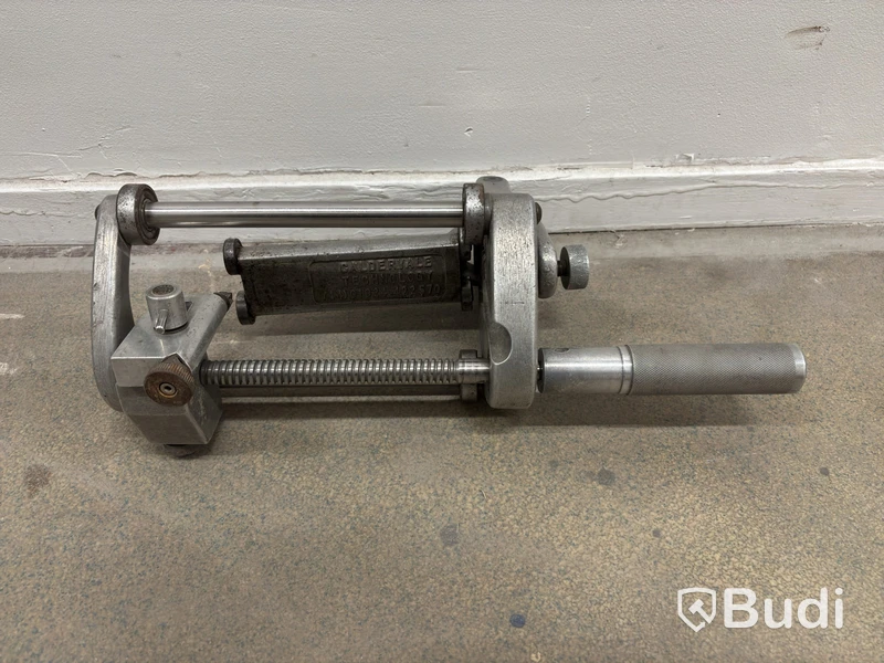 Caldervale Technology pipe scraper, with case