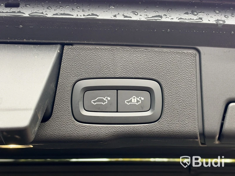 Volvo XC60 Recharge T6 AWD | 20,080 km | 2026