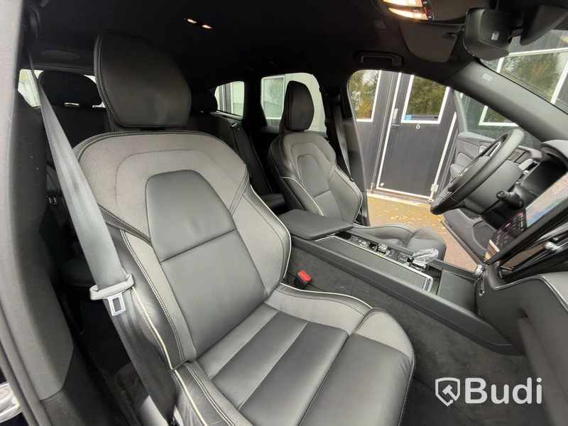 Volvo XC60 Recharge T6 AWD | 20,080 km | 2026