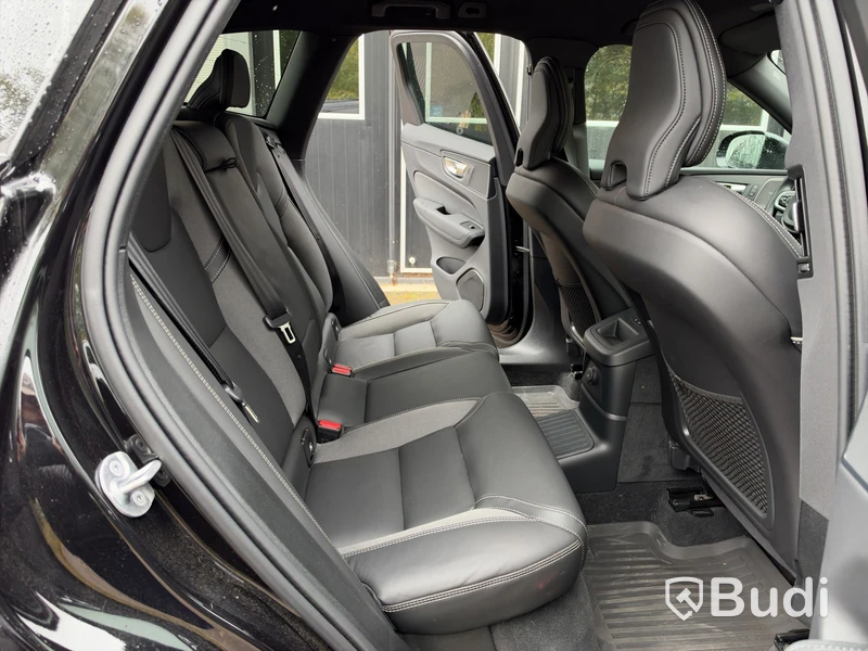 Volvo XC60 Recharge T6 AWD | 20,080 km | 2026