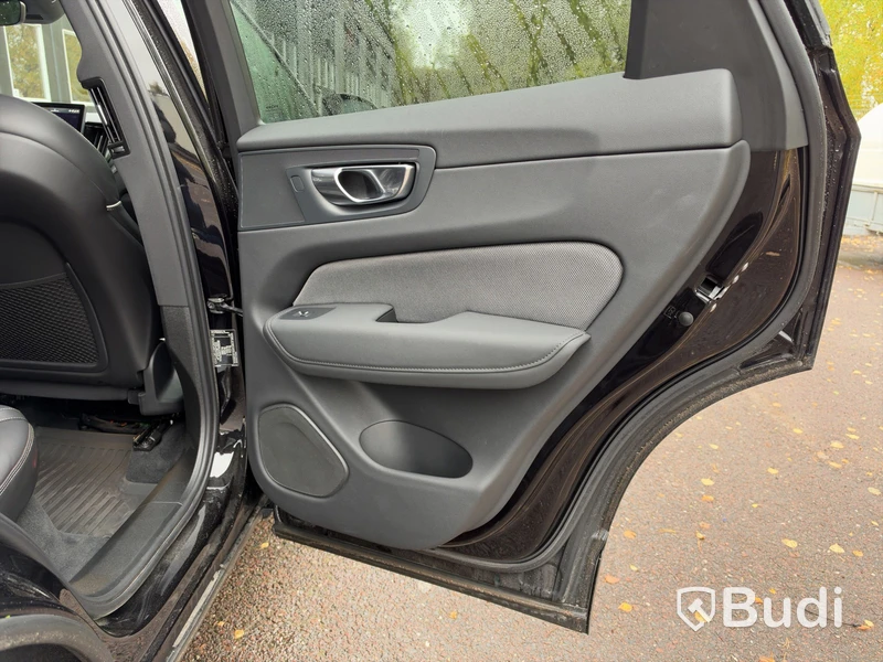 Volvo XC60 Recharge T6 AWD | 20,080 km | 2026