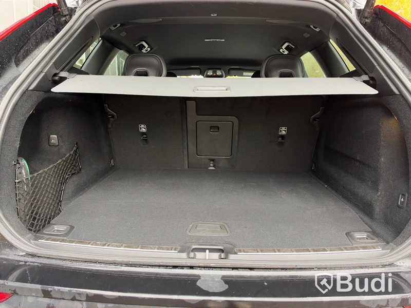 Volvo XC60 Recharge T6 AWD | 20,080 km | 2026
