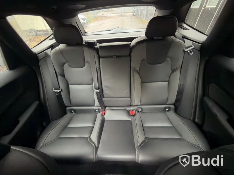 Volvo XC60 Recharge T6 AWD | 20,080 km | 2026