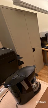Laptops, kontorsmöbler, UPS m.m.