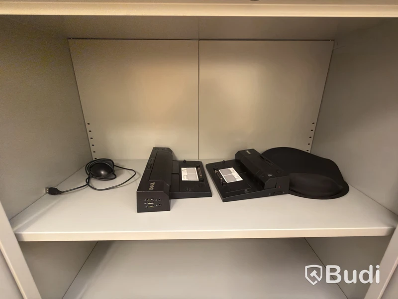Laptops, kontorsmöbler, UPS m.m.