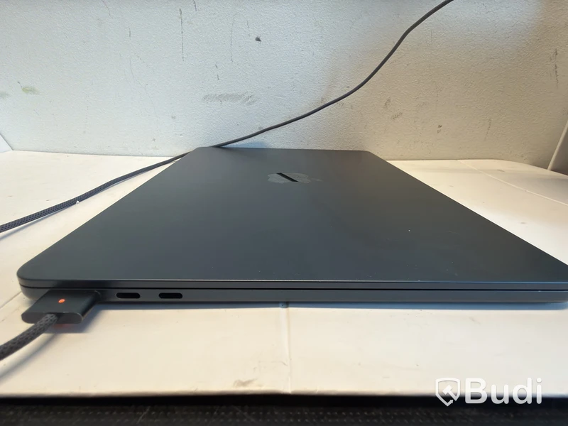 Laptop Apple MacBook Air, M3, 16 GB RAM, 256 GB SSD