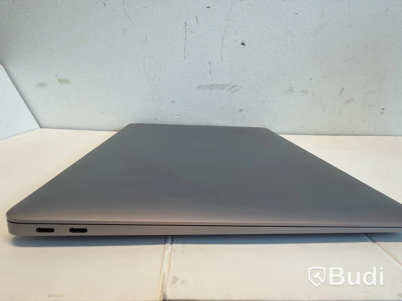 Apple MacBook Air laptop, i3, 8 GB RAM