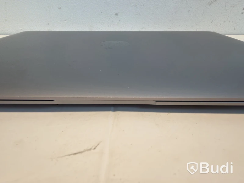 Apple MacBook Air laptop, i3, 8 GB RAM