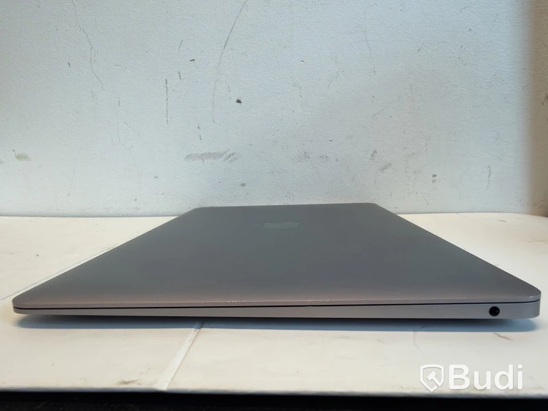 Apple MacBook Air laptop, i3, 8 GB RAM
