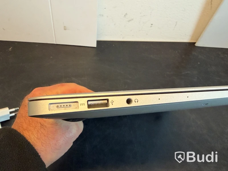 MacBook Air 13-inch, 2017, i5, 8 GB