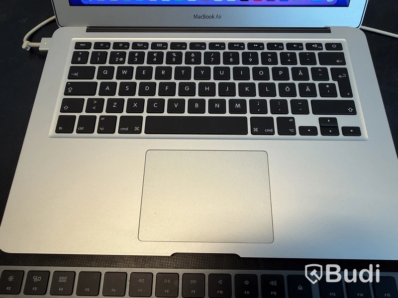 MacBook Air 13-inch, 2017, i5, 8 GB