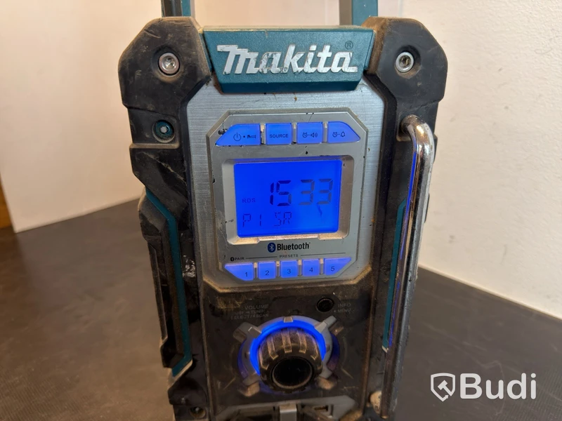 Makita DMR108 Job Site Radio with Bluetooth and FM/AM
