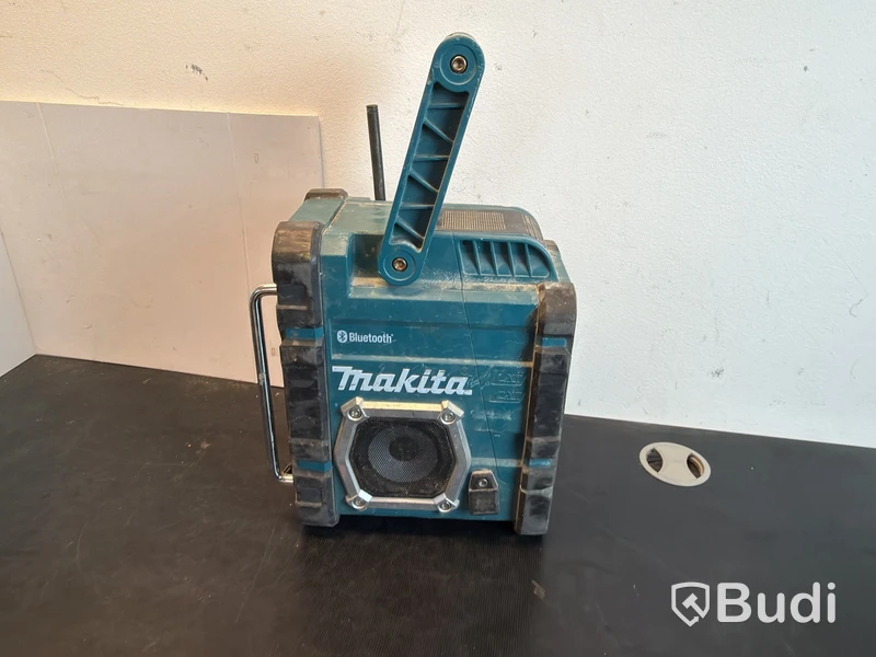 Makita DMR108 Job Site Radio with Bluetooth and FM/AM