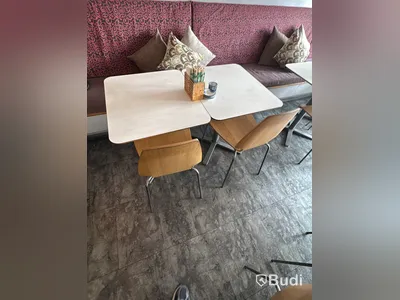 Cafémöbler, 28 bord och 49 stolar