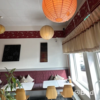 Takbelysning och dekoration från restaurang