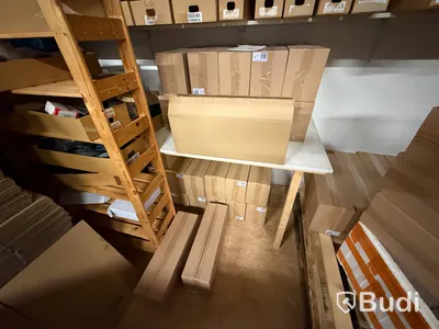 Lot of packaging materials, boxes and padded envelopes