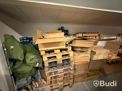 Lot of packaging materials, boxes and padded envelopes