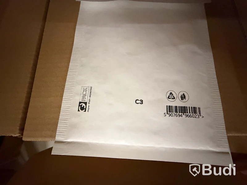 Lot of packaging materials, boxes and padded envelopes