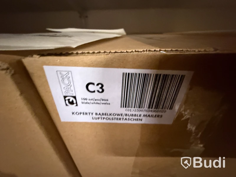 Lot of packaging materials, boxes and padded envelopes