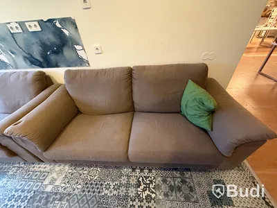 Två 2-sitssoffor, beige tyg