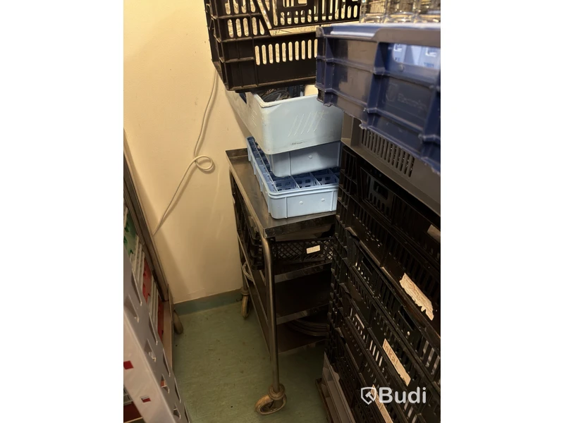 Stort parti serveringsartiklar för t.ex. catering - porslin, glas, kaffekannor, karaffer och bestick