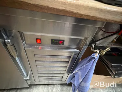 Refrigerated counter, two-door
