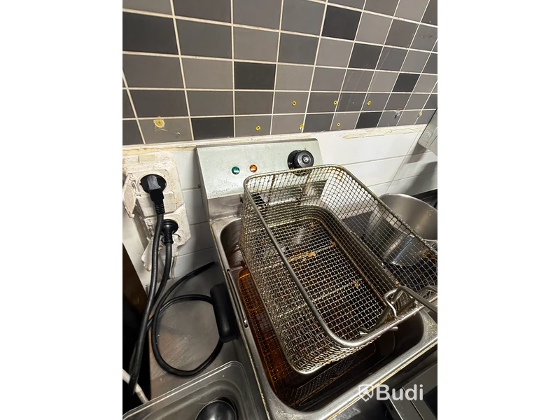 Exent deep fryer with fryer basket