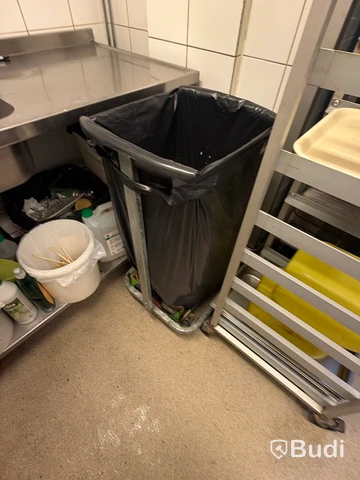 Sopsäckhållare på hjul