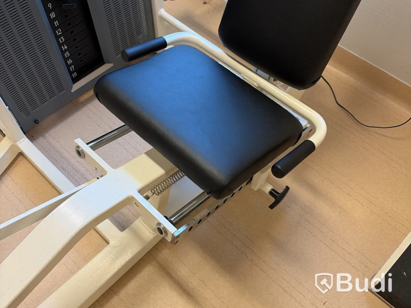 Benpress Reebok Strength, sittande