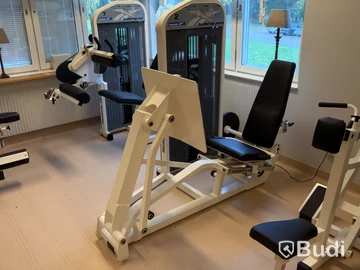 Benpress Reebok Strength, sittande