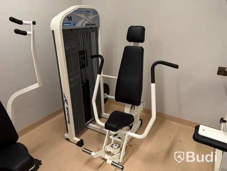 Bröstpress Reebok Strength, viktmagasin