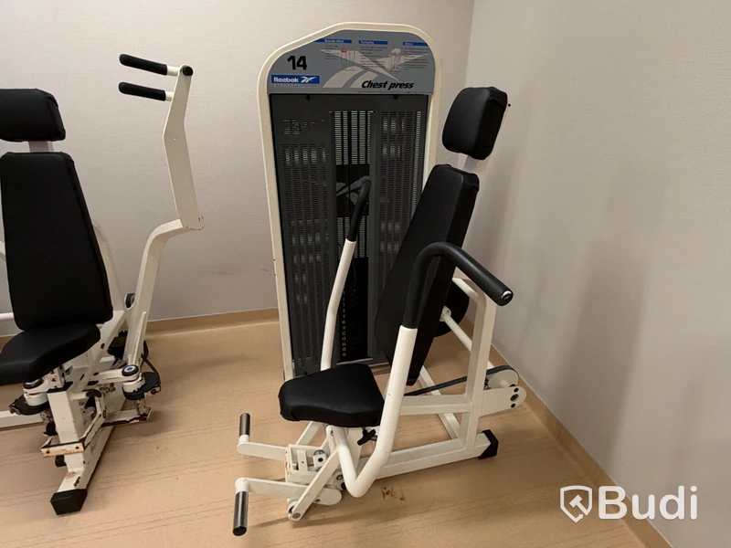 Bröstpress Reebok Strength, viktmagasin