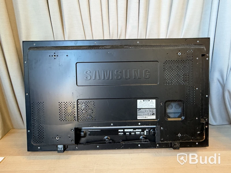Flight Case Amptown Cases | 1 Samsung Monitor - Defective | 125x47x89 cm