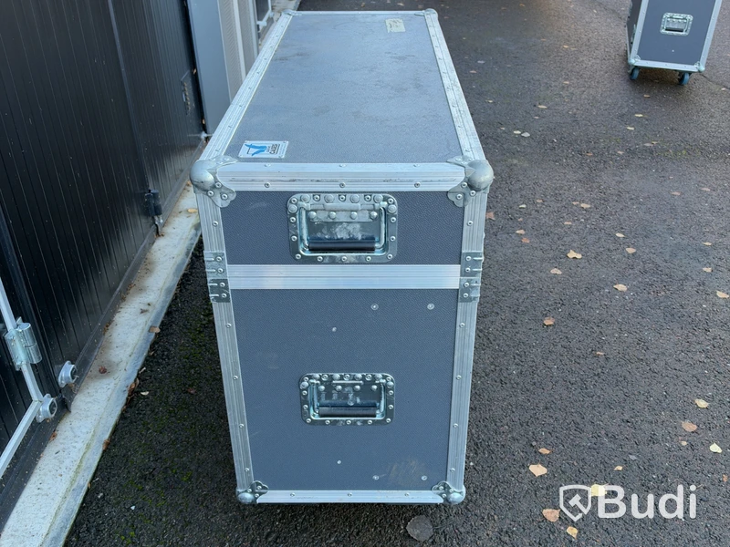 Amptown Cases flight case | 1 Samsung monitor | 125 x 47 x 89 cm