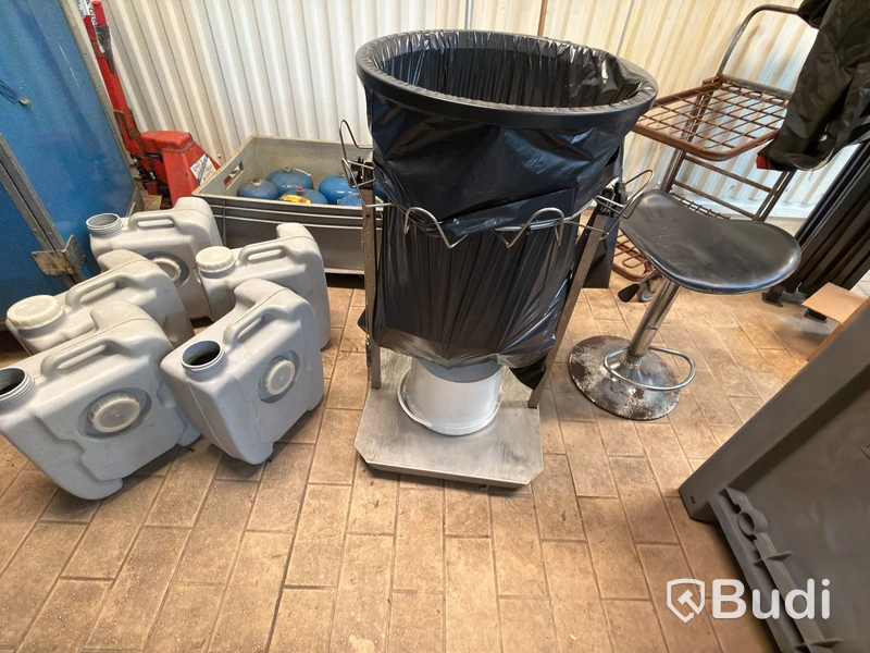 Pallet truck, LPG cylinders, tent, etc.