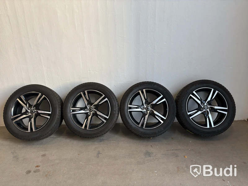 4 st. Vinterhjul Michelin, 235/55 R19, odubbade