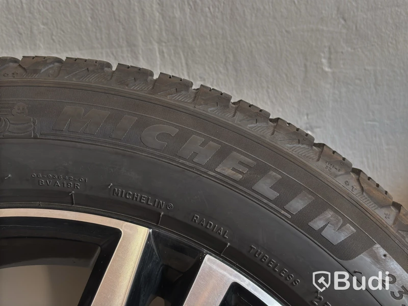 4 st. Vinterhjul Michelin, 235/55 R19, odubbade