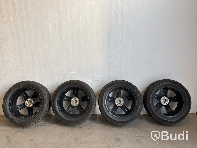4 st. Vinterhjul Michelin, 235/55 R19, odubbade