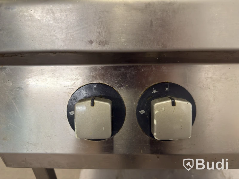 Zanussi gas range, four burners with undershelf