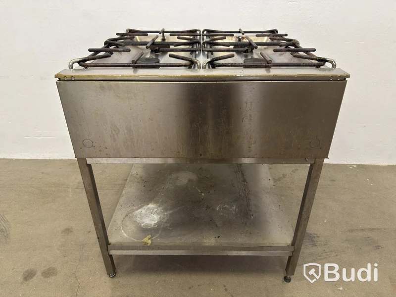 Zanussi gas range, four burners with undershelf