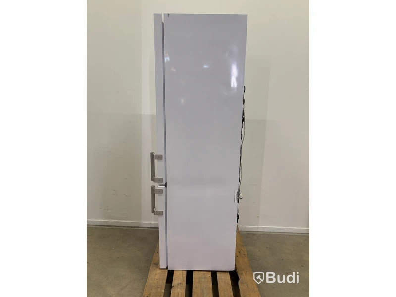 Kylfrys Cylinda KF3280NHE, frys nedtill